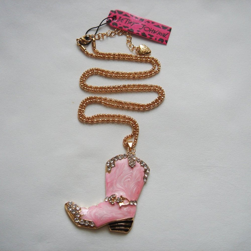 BETSEY JOHNSON PINK BOOT NECKLACE